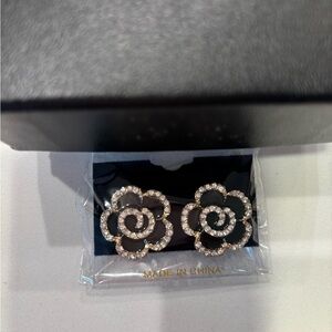 Elegant Silver Flower Earrings